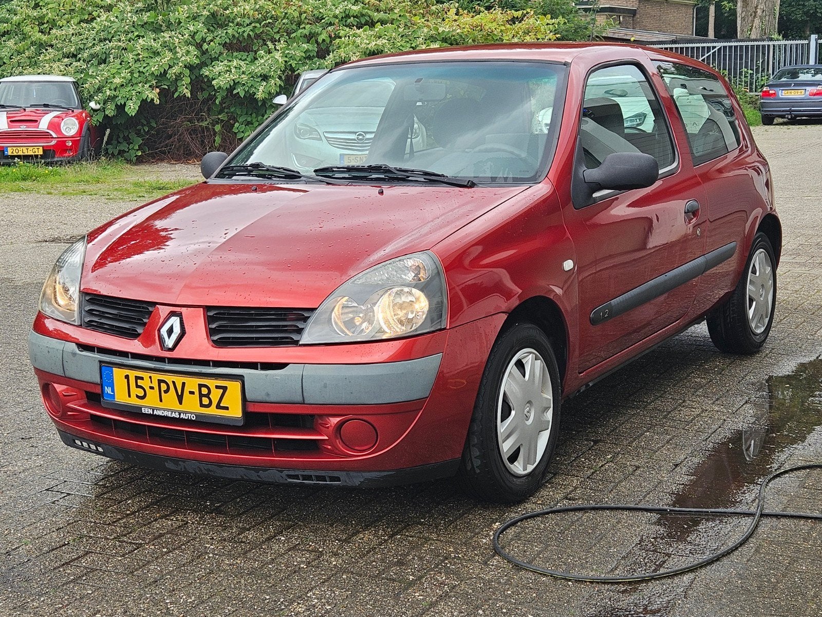 Renault Clio 2004 KOOPJE!!!! met nieuwe APK!!!, Auto's, Voorwielaandrijving, Stof, 750 kg, Origineel Nederlands