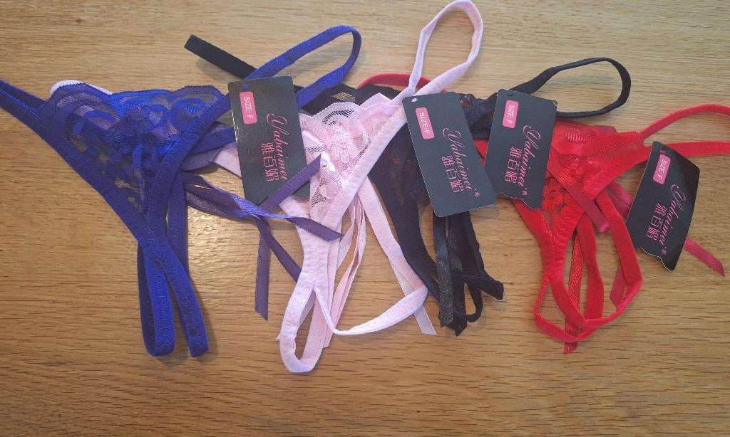 4 dames mini strings, Verzenden, Zwart, String