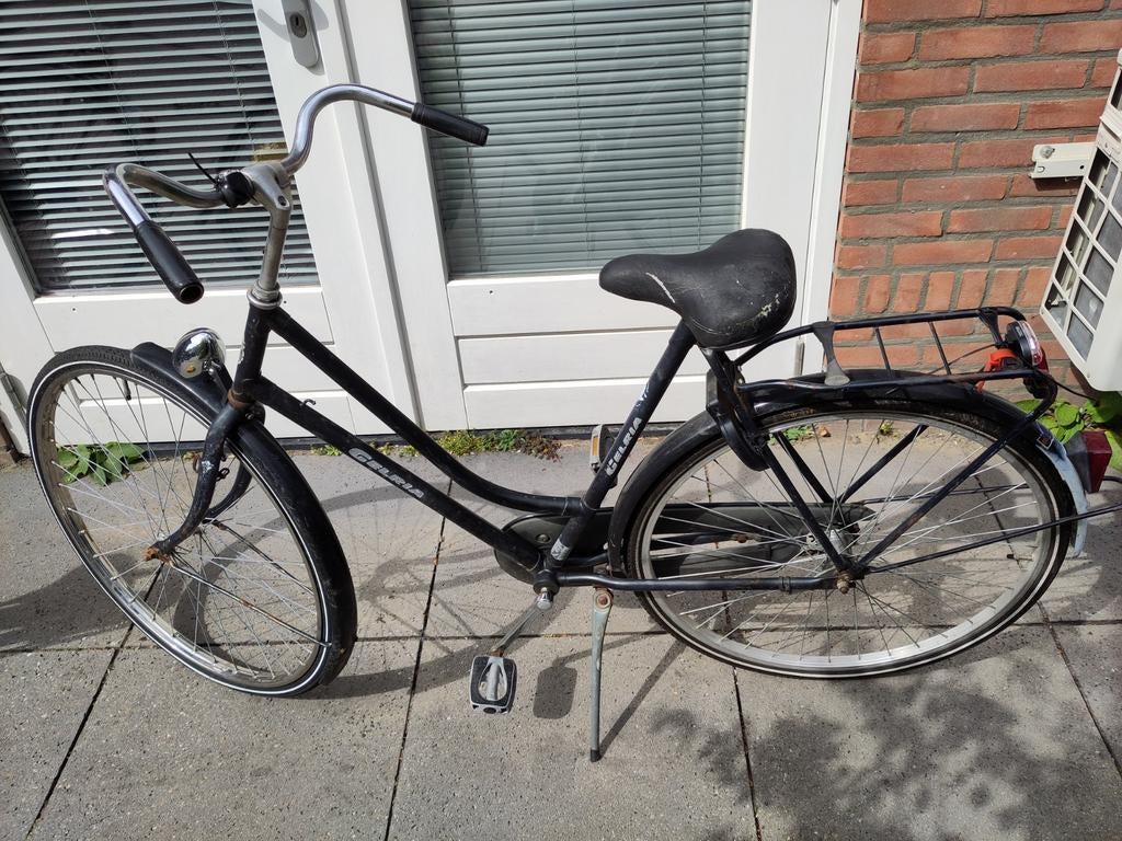2 omafietsen, Fietsen en Brommers, Fietsen | Dames | Omafietsen, Ophalen, Gebruikt, Versnellingen, Schijfrem