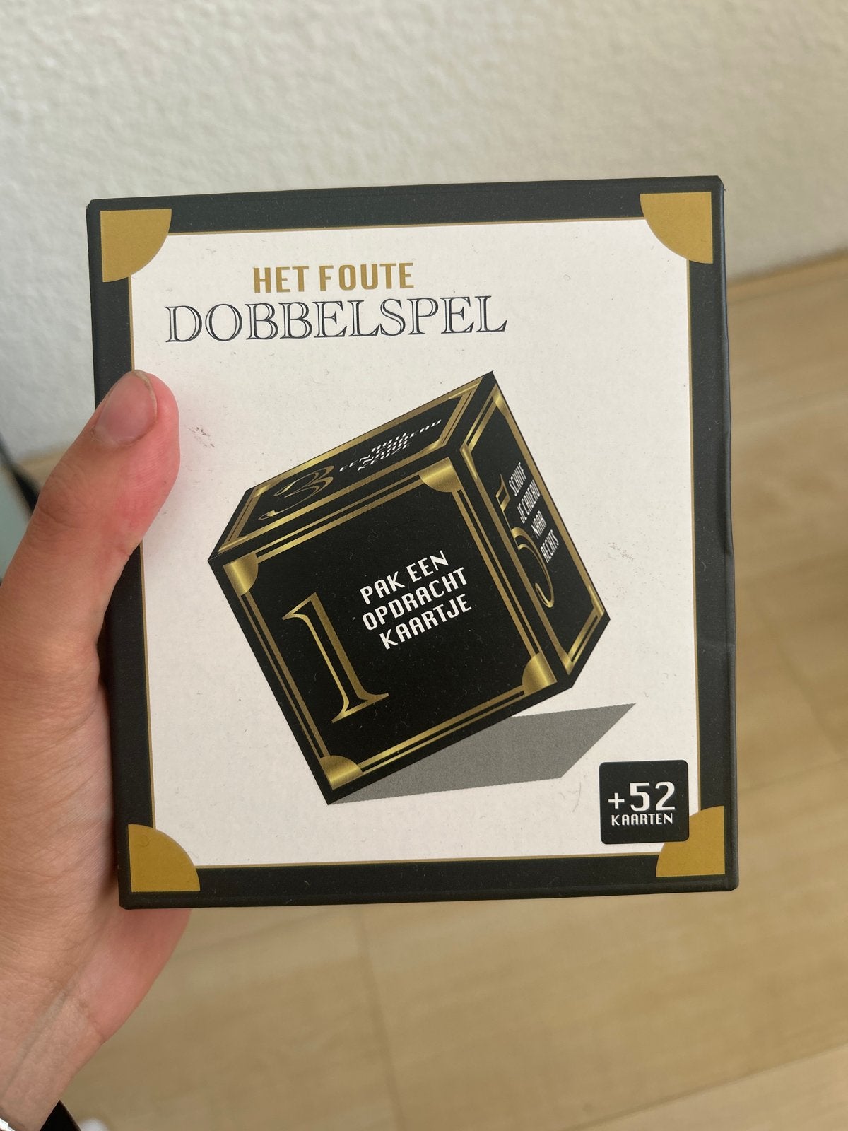 Het Foute Dobbelspel - Leuk voor feestjes!, Drie of vier spelers, Ophalen of Verzenden, Zo goed als nieuw