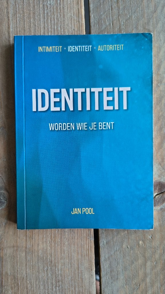 Identiteit - Jan Pool  - 9789490489236, Boeken, Ophalen of Verzenden, Gelezen, Jan Pool