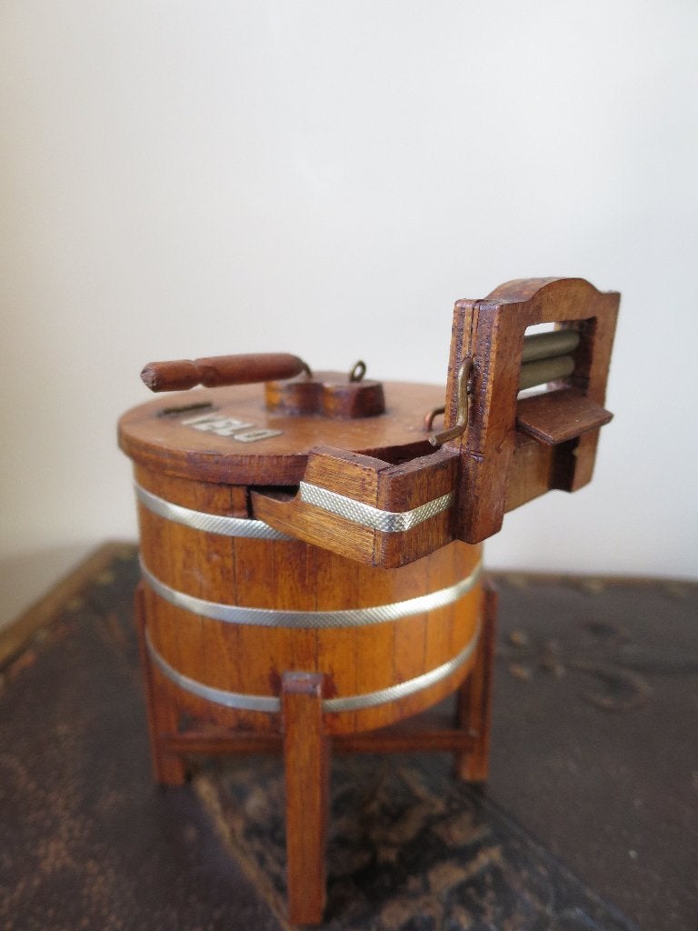 model wasmachientje van vroeger uit hout  15/10 cm, Ophalen of Verzenden