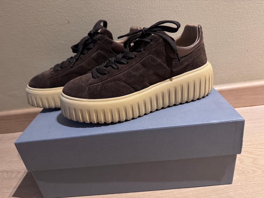 Hogan, Kleding | Dames, Schoenen, Bruin, Ophalen of Verzenden, Sneakers of Gympen, Zo goed als nieuw