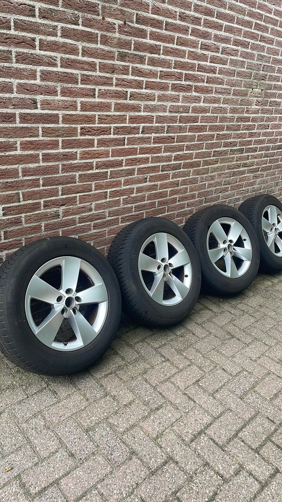 Winterbanden Skoda Kodiaq VW Tiguan op lichtmetalen velgen, 215 mm, Banden en Velgen, 17 inch, Winterbanden