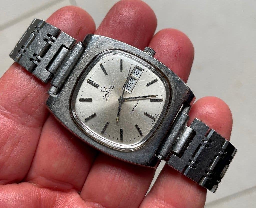 OMEGA automatisch GENEVE horloge met dagen en datum,, Sieraden, Tassen en Uiterlijk, Horloges | Antiek, Ophalen, Staal, Met bandje