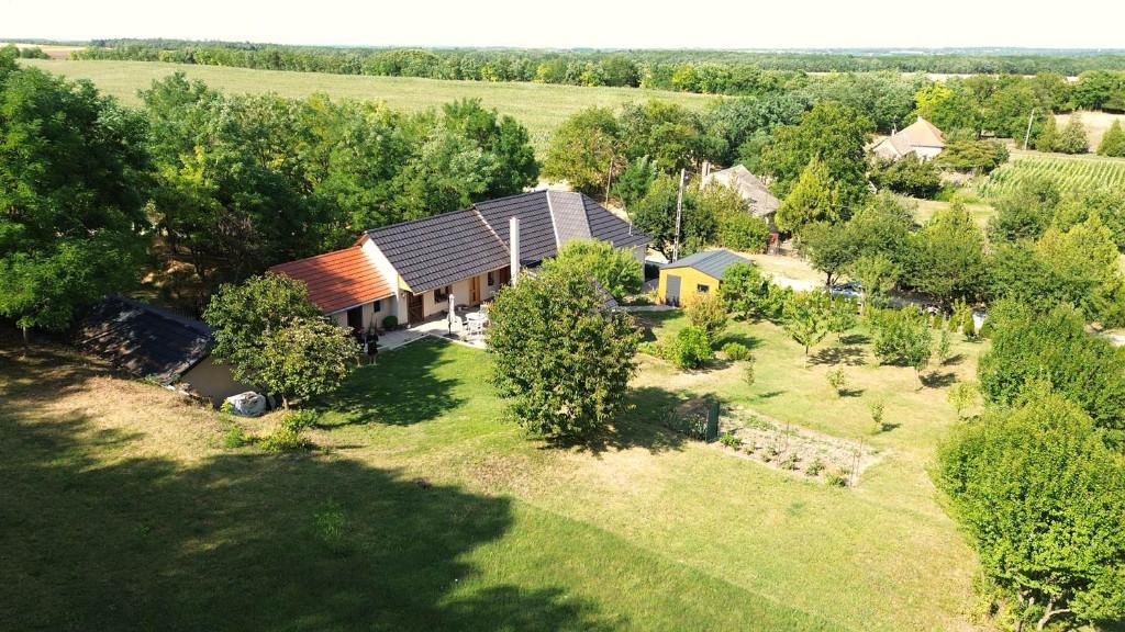 Volledig gerenoveerd landhuis ten zuiden van het Balatonmeer, Huizen en Kamers, Palfa, Dorp, 5 kamers, 107 m²