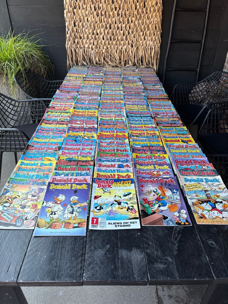 288 Donald Duck strips en pockets!, Europa, Meerdere comics, Walt Disney  Donald duck, Ophalen