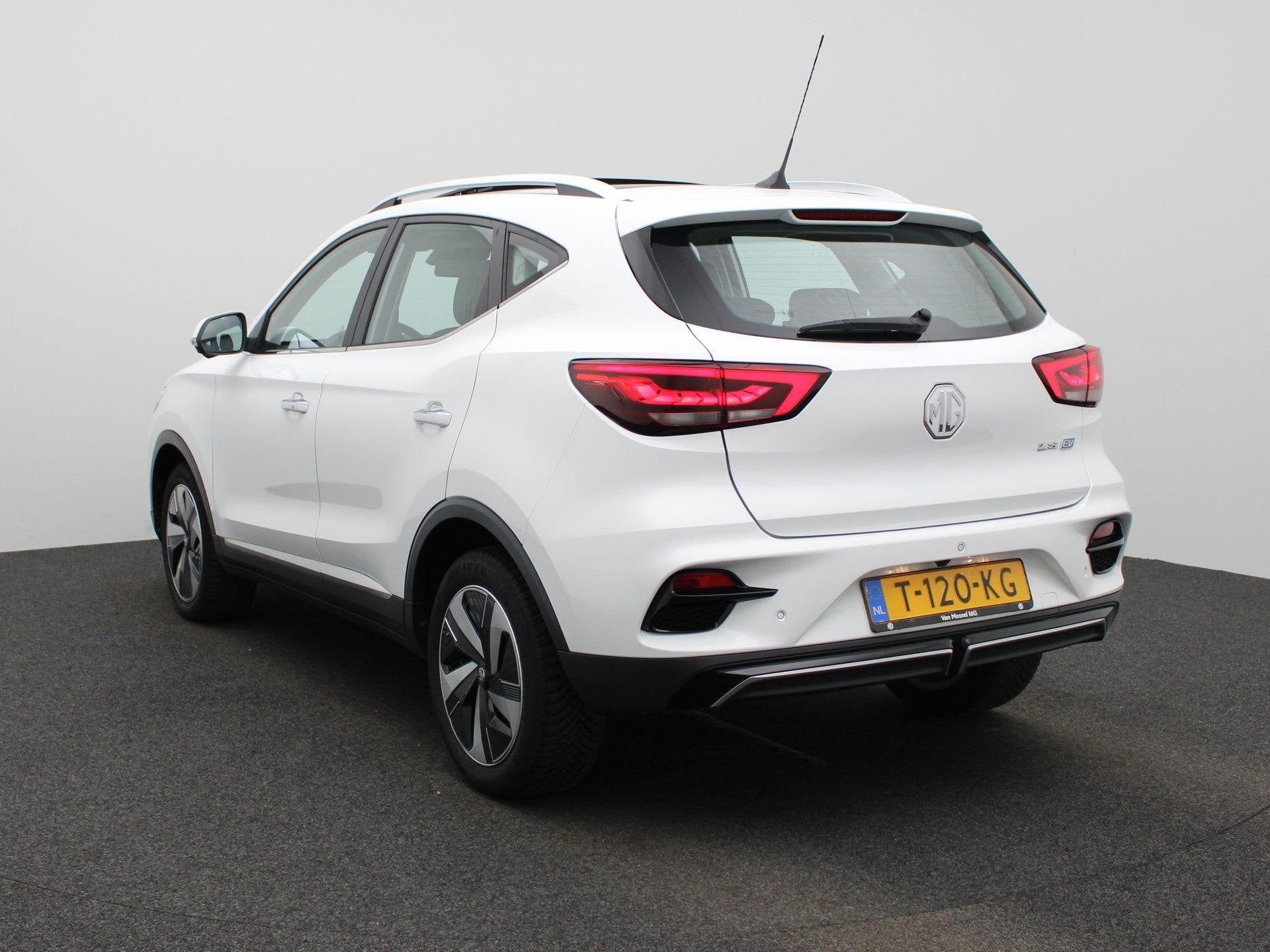 MG ZS EV Long Range Luxury 70 kWh | Panorama/Schuif-Kantelda, Auto's, 12 maanden, Gebruikt, ZS, Origineel Nederlands