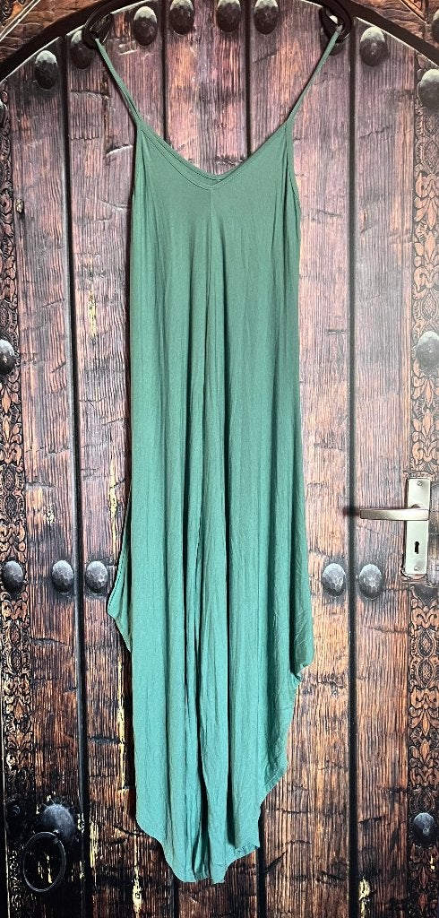 Super leuke jumpsuit met wijde asymmetrische pijpen 36-44, Kleding | Dames, Noidea, Maat 42/44 (L), Nieuw, Ophalen of Verzenden