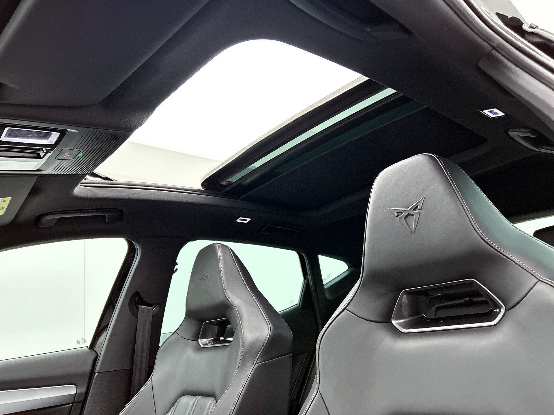 Cupra FORMENTOR 2.0 TSI 4DRIVE (Perfect OnH, Panorama, Stoel, Auto's, Cupra, Adaptive Cruise Control, 4 cilinders, Zwart, Vierwielaandrijving
