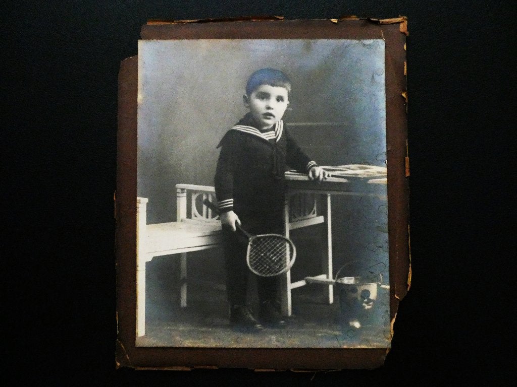 Oude foto jongen met tennisracket tennis 1920 - 1930, Ophalen of Verzenden