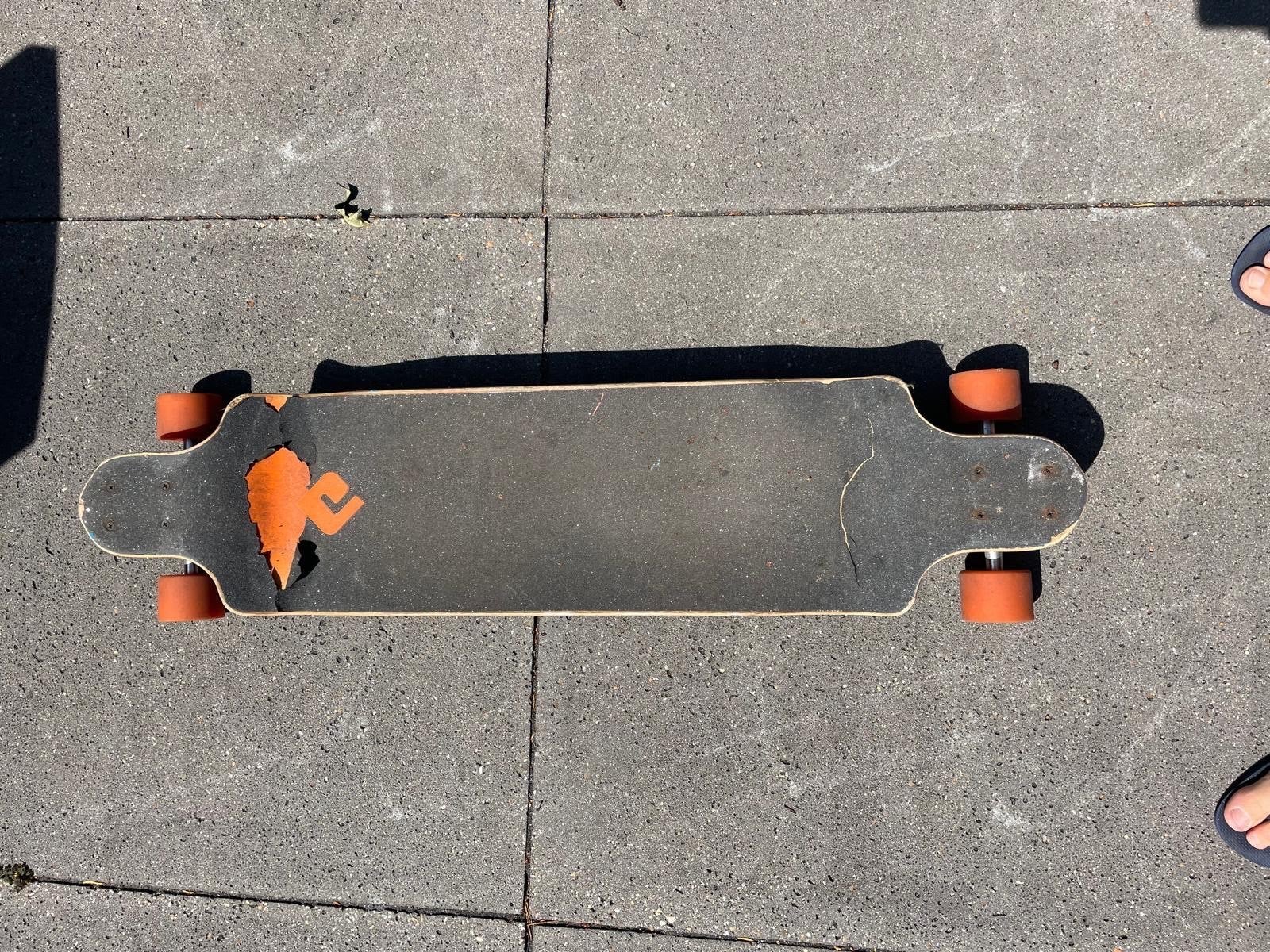 Longboard met uitstekende wielen en lagers, Ophalen, Gebruikt, Overige typen, Longboard