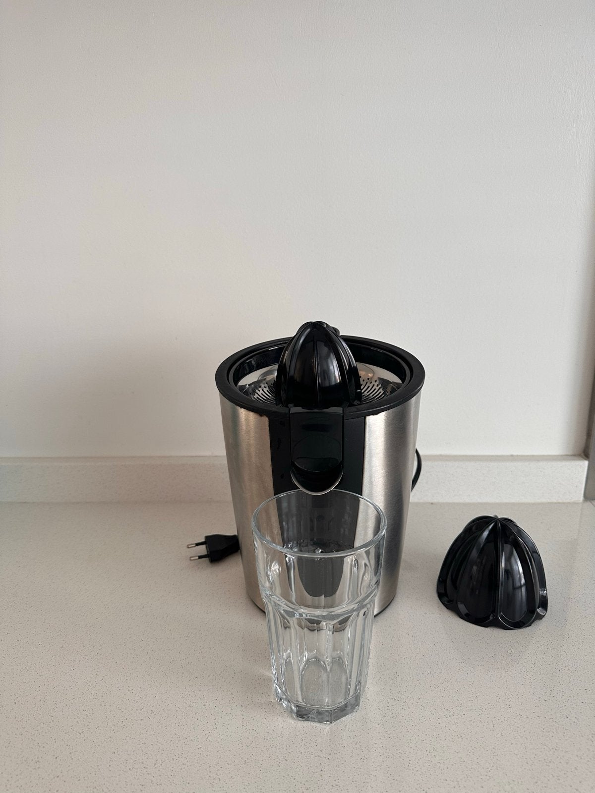 Inventum Elektrische Citruspers met 2 Opzetstukken, Huis en Inrichting, Overige typen, Zilver, Ophalen of Verzenden, Zo goed als nieuw