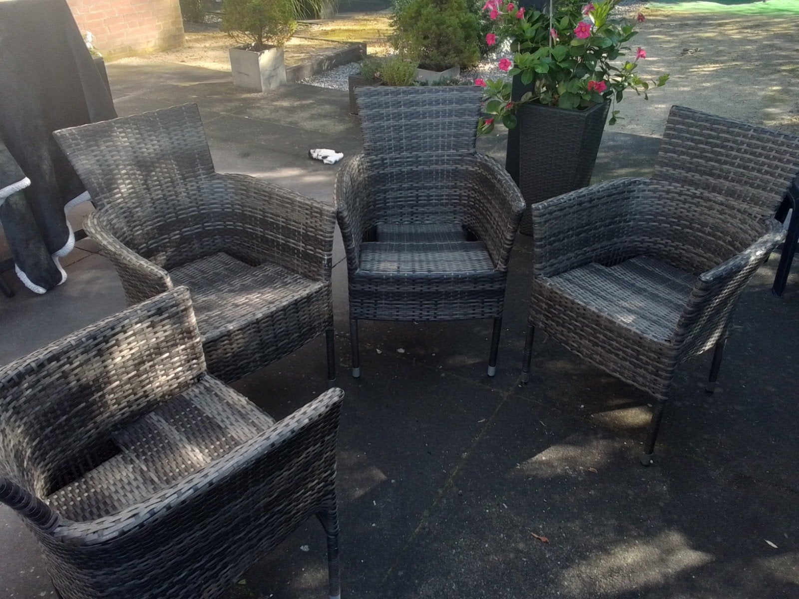 stapelbare kunststof-gevlochten (tuin)stoelen, Ophalen, Zo goed als nieuw, Kunststof