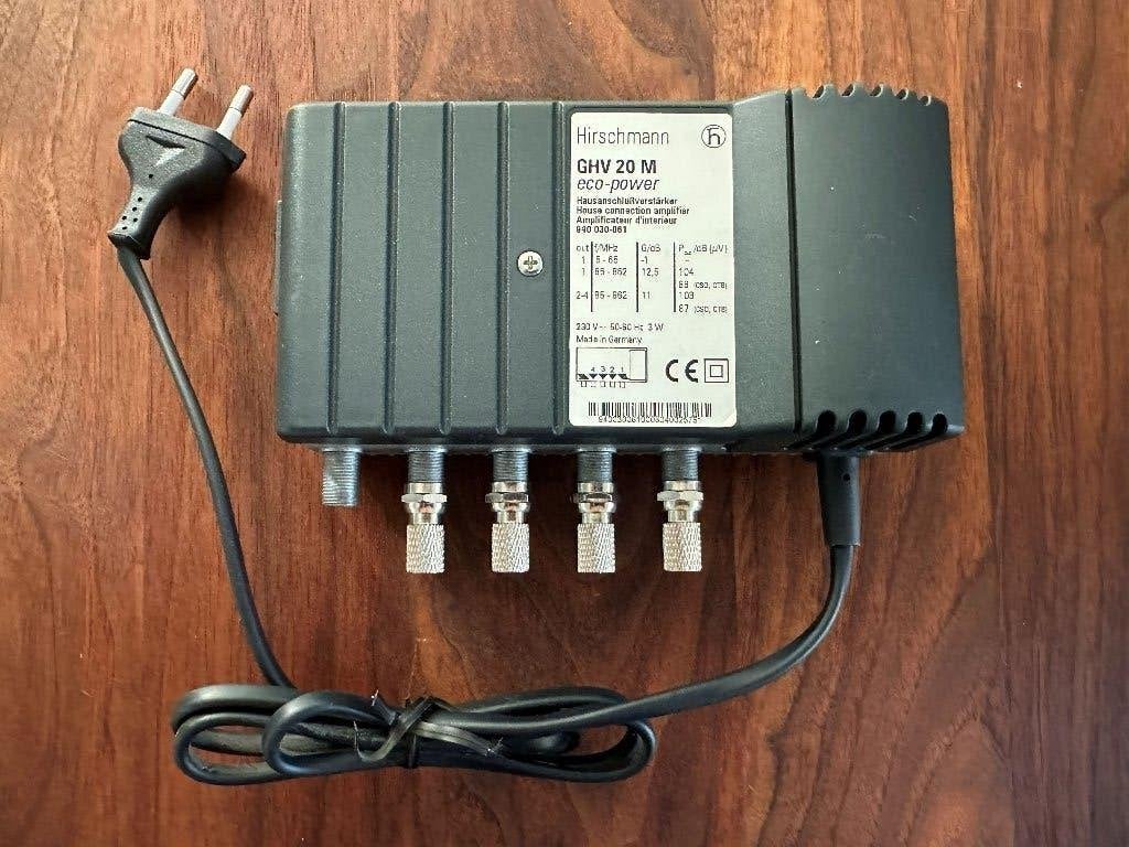 Versterker voor coaxkabel, Ophalen of Verzenden, Zo goed als nieuw, Minder dan 2 meter, Coaxiale kabel