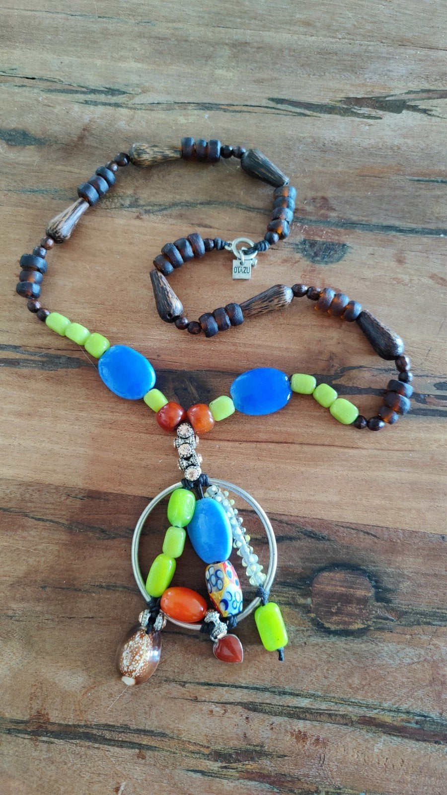Kleurrijke Otazu ketting met houten en glazen kralen, Overige kleuren, Ophalen of Verzenden, Zo goed als nieuw, Overige materialen
