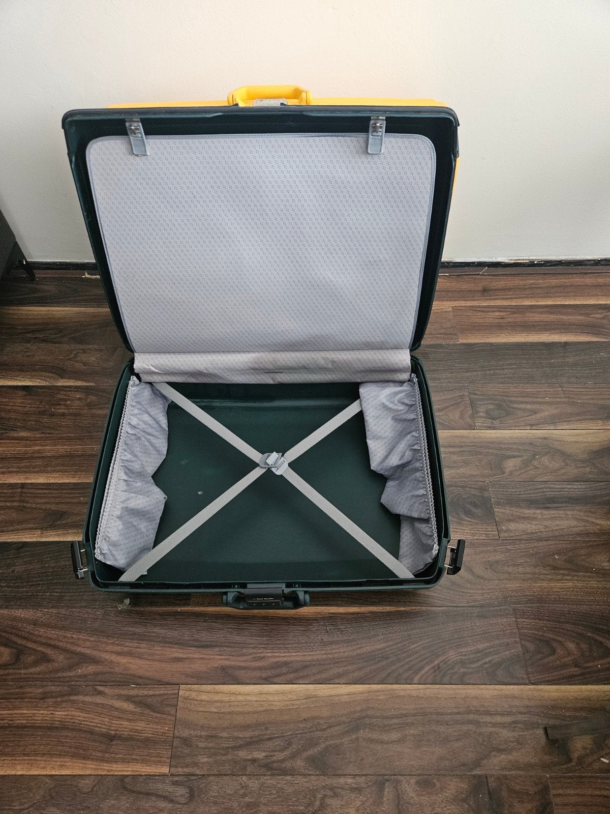 Set van 2 harde kunststof koffers: Royal Travel & Samsonite, Gebruikt, Hard kunststof, 70 cm of meer, 55 cm of meer