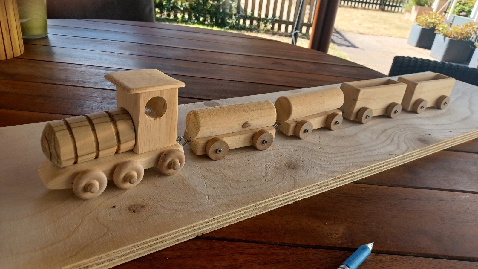 Houten speelgoedtrein met wagons   nr.3, Ophalen of Verzenden
