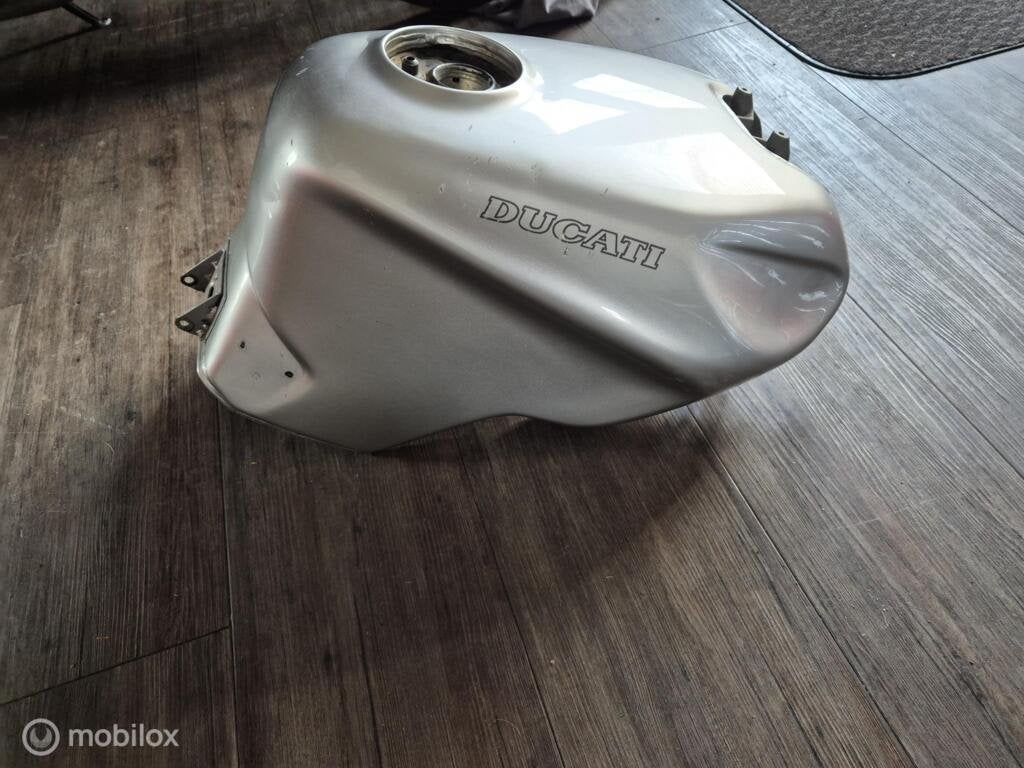 Benzinetank origineel tank brandstoftank ST2 ST3 ST4 ST, Motoren, Onderdelen | Ducati, Gebruikt, Factorystore.service@ducati.com