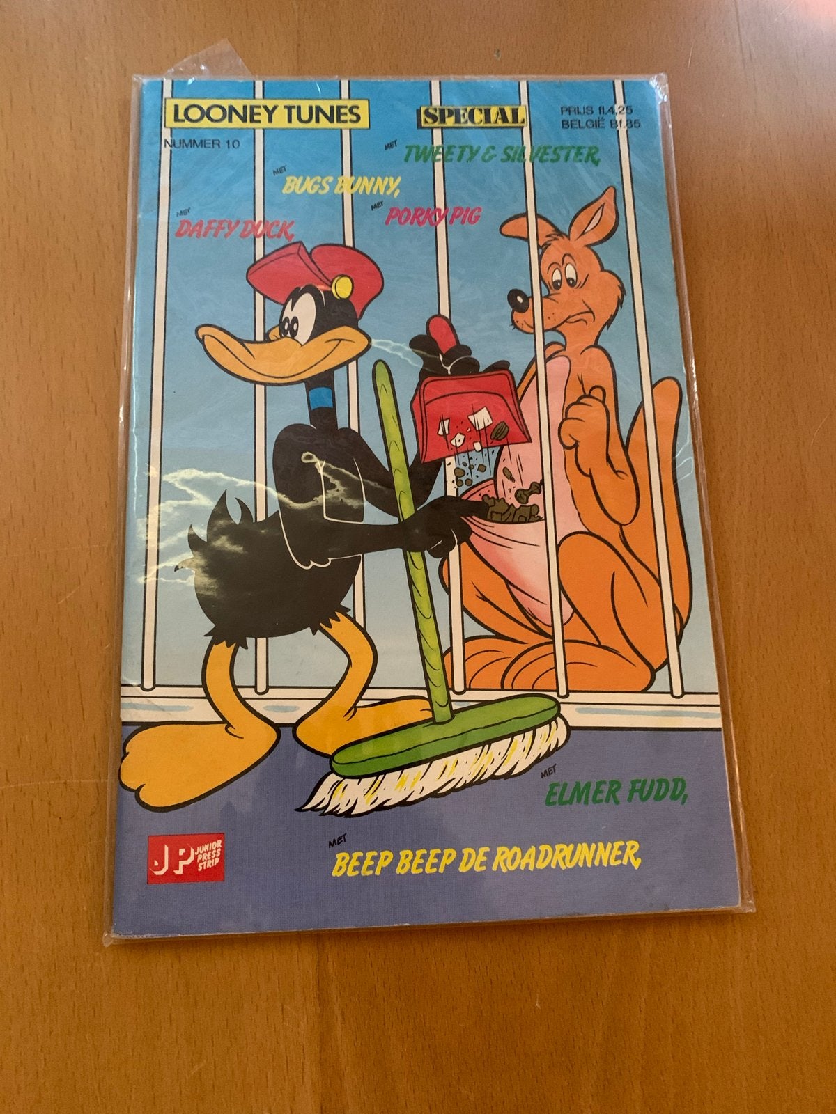 Looney Tunes Special Nummer 10 - Bugs Bunny, Daffy Duck, Eén stripboek, Ophalen of Verzenden, Zo goed als nieuw