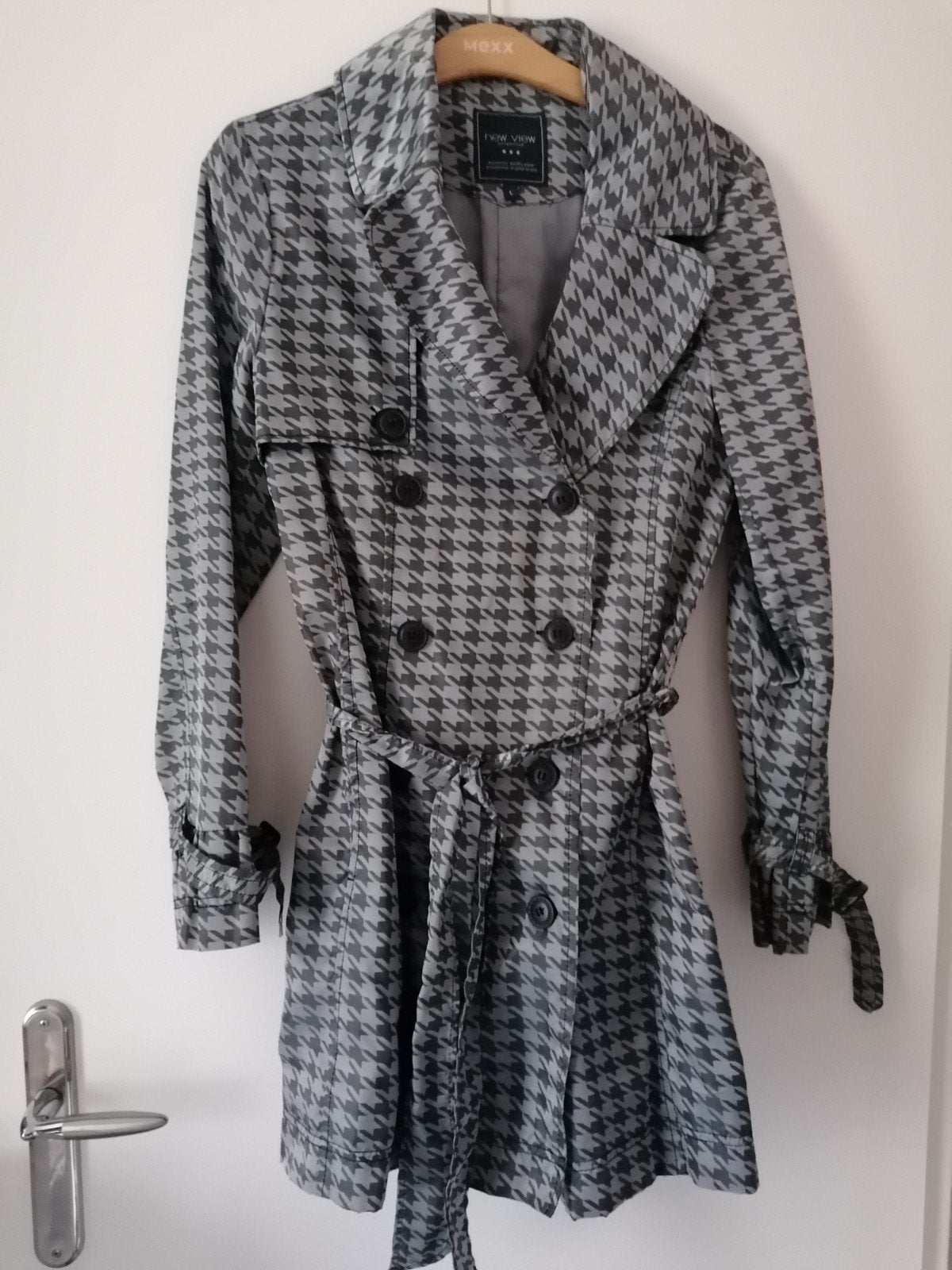 Trenchcoat met pied-de-poule print, Ophalen of Verzenden, Zo goed als nieuw, Maat 38/40 (M), Grijs