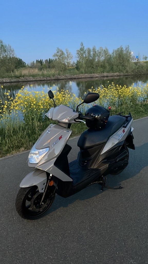 SYM ORBIT III scooter - geel kenteken, Fietsen en Brommers, Ophalen, Gebruikt, Maximaal 45 km/u, Benzine