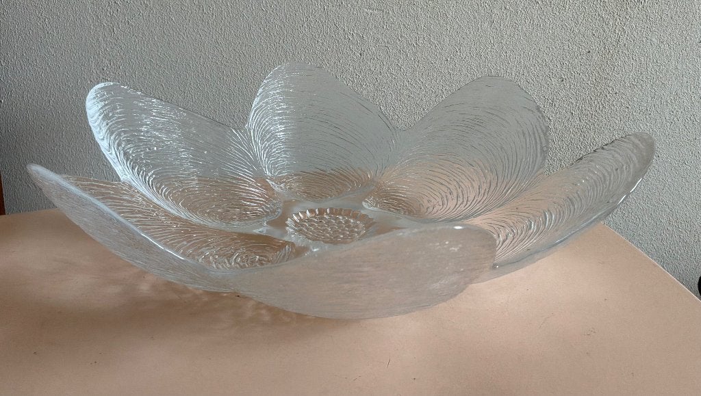Schaal, madelief, zonnebloem, ø 33cm, kristal, Huis en Inrichting, Ophalen of Verzenden, Overige stijlen, Glas, Schaal of Schalen
