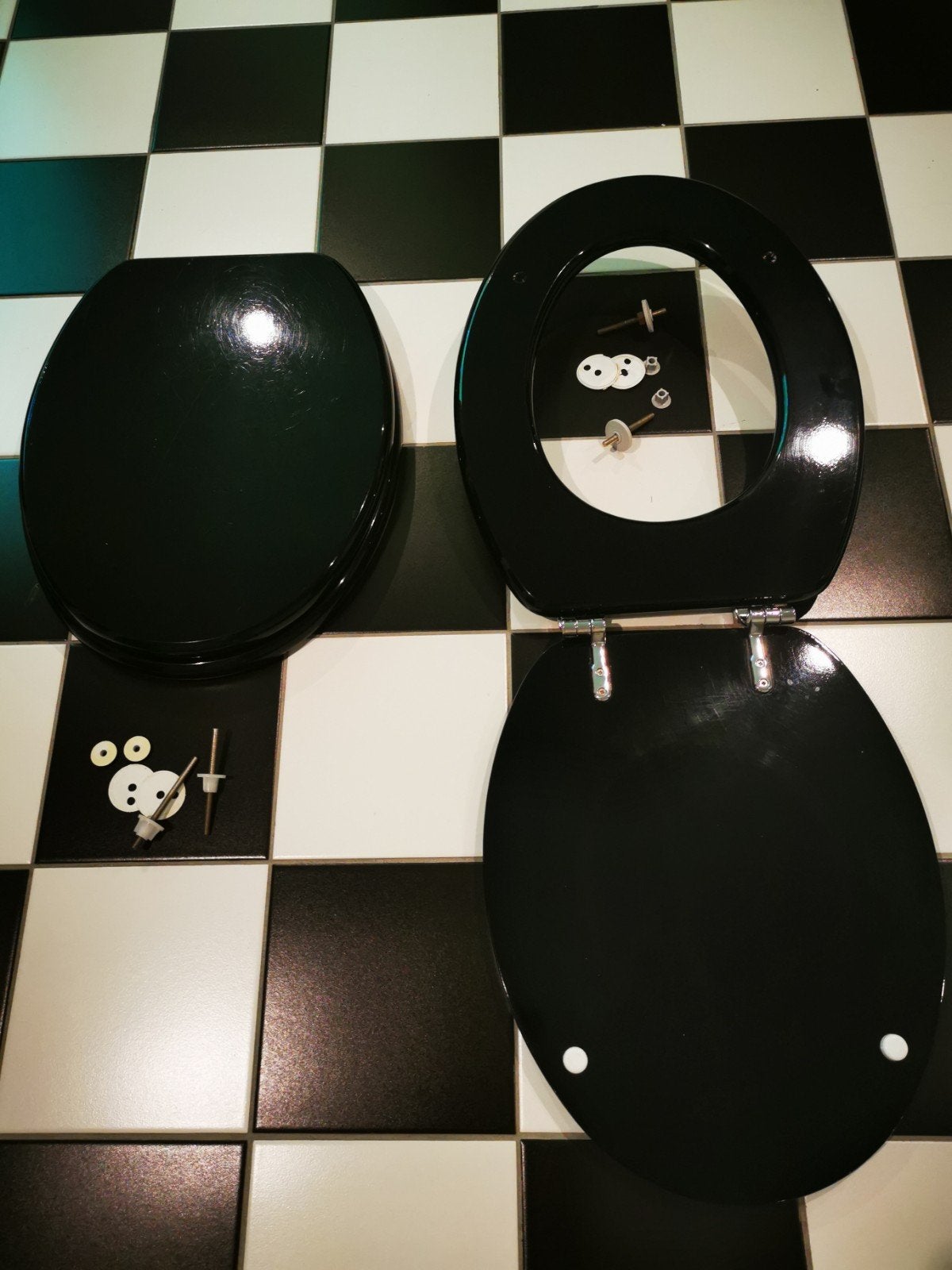 2 Zwarte toiletbrillen met deksel - Zo goed als nieuw, Ophalen, Gebruikt, Toilet