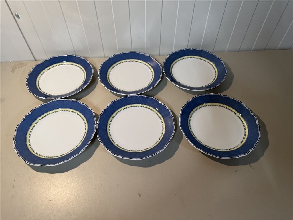 Set van zes Wedgwood Tuscany Collection saladeborden 21,5 cm, Ophalen of Verzenden, Zo goed als nieuw, Aardewerk, Bord(en)