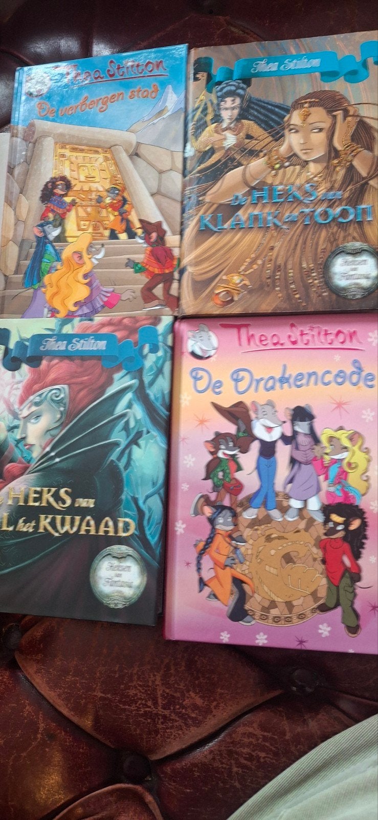 Thea Stilton boeken: De Drakencode, De Verborgen Stad, Heks, Ophalen of Verzenden, Zo goed als nieuw, Thea Stilton, Fictie algemeen