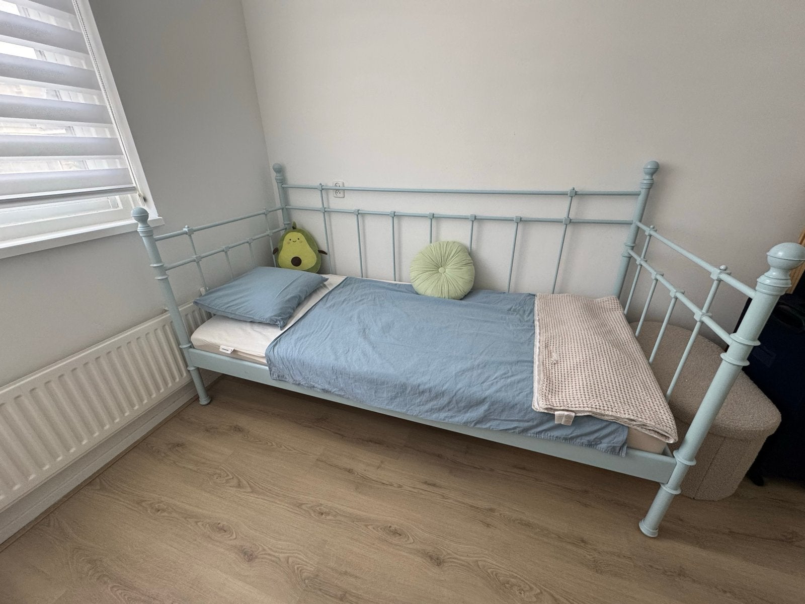 IKEA metalen bedbank 90x200 met lattenbodem MOET WEG, Ophalen, Gebruikt, 90 cm, 200 cm