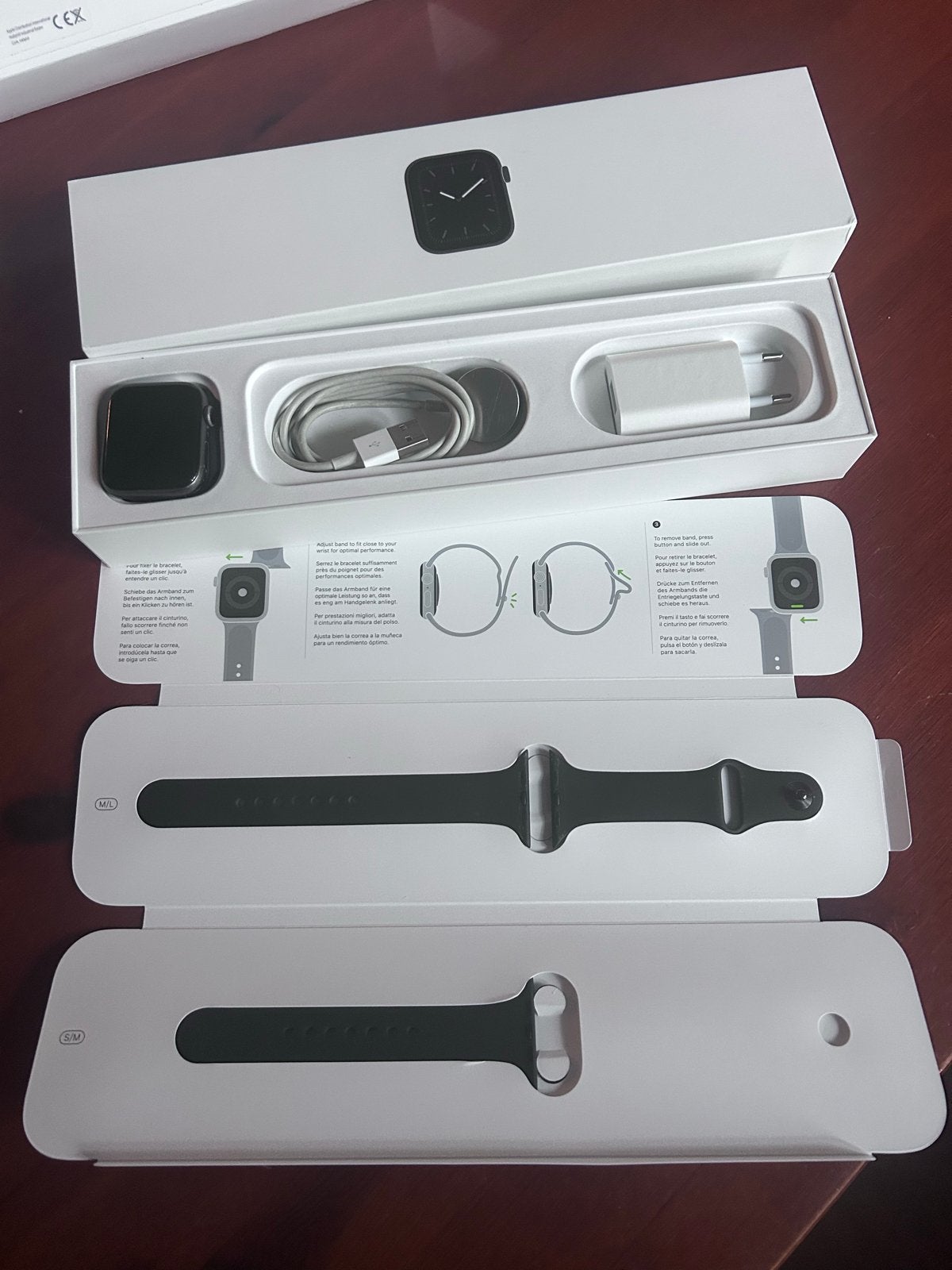 Apple Watch Series 5 (GPS) 44mm Space Gray Aluminium, Hartslag, Zwart, IOS, Ophalen of Verzenden