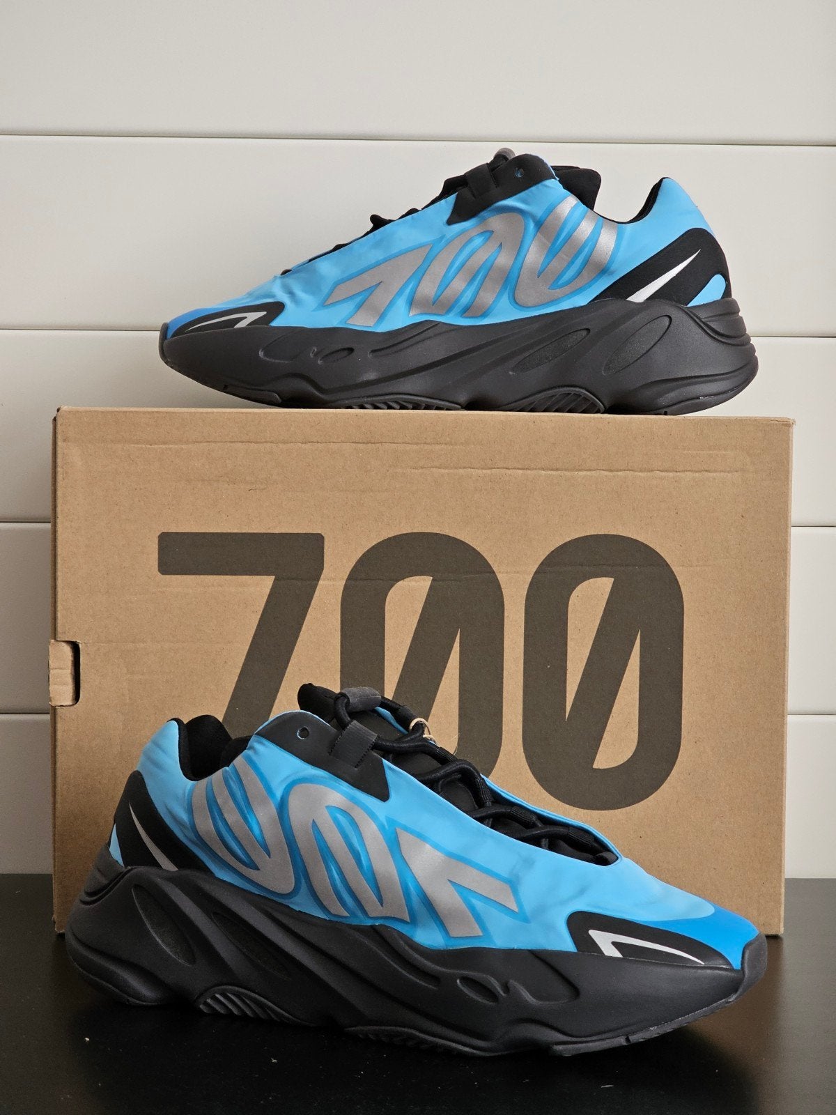 Adidas Yeezy 700 MNVN, Kleding | Heren, Schoenen, Blauw, Nieuw, Ophalen of Verzenden, Sneakers of Gympen