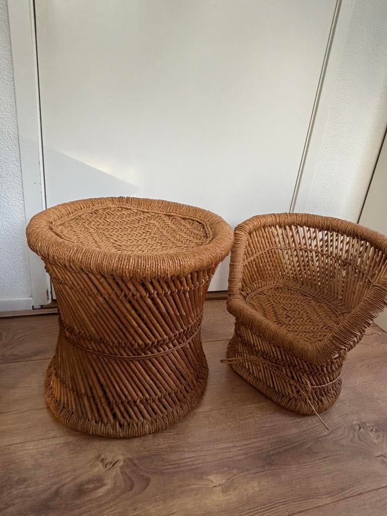 SALE Kinder-Poef/tafeltje en stoeltje van riet, jaren 80, Ophalen, Vintage, Overige materialen, Zo goed als nieuw