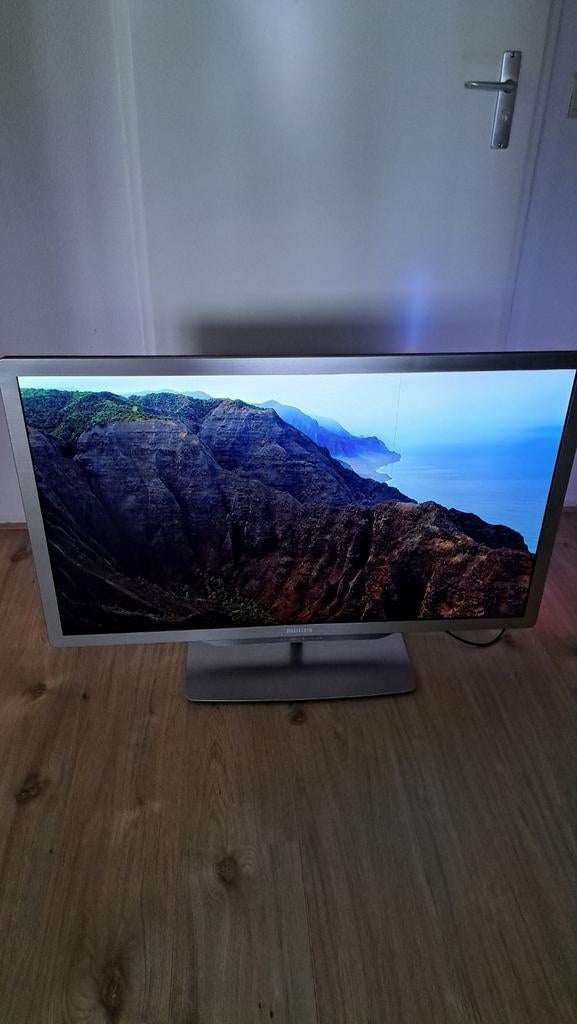 Philips ambilight tv met 3D, Ophalen, Philips, 100 cm of meer, Gebruikt