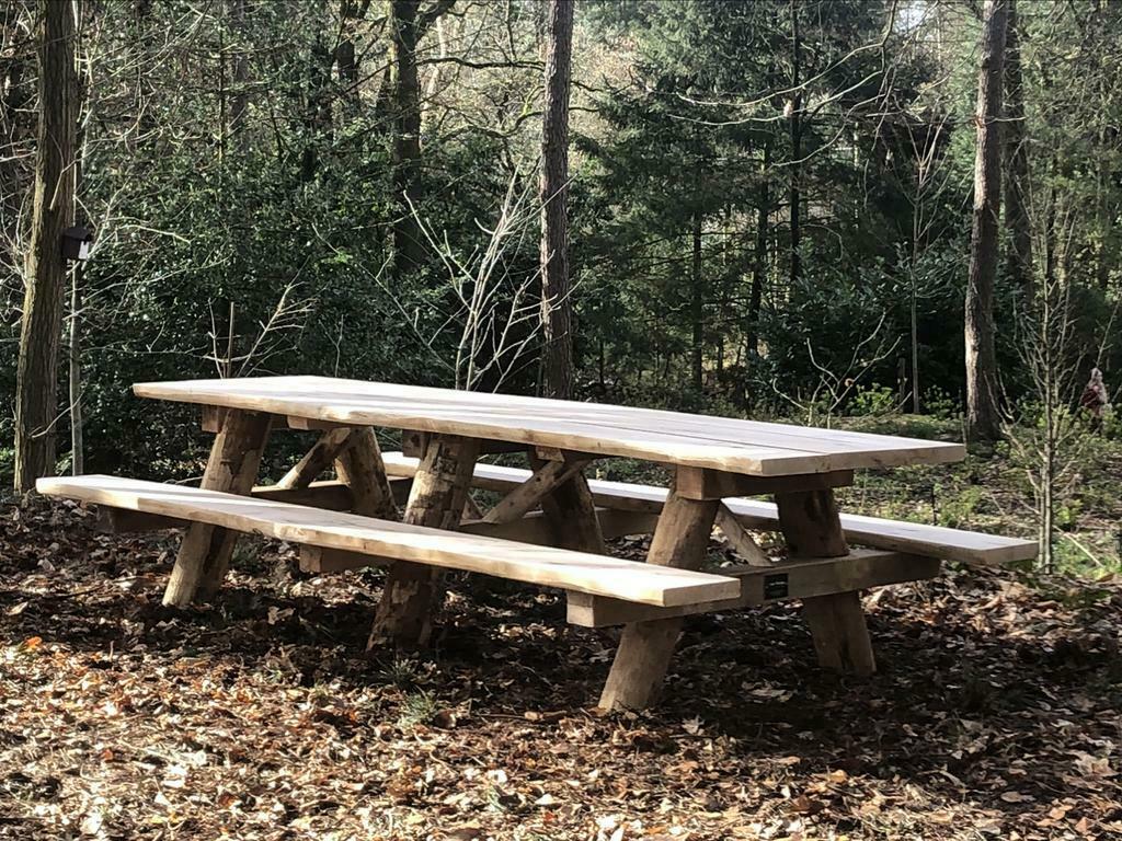 Mooie robuuste boomstam Picknicktafel 2 meter, Ophalen of Verzenden, Nieuw