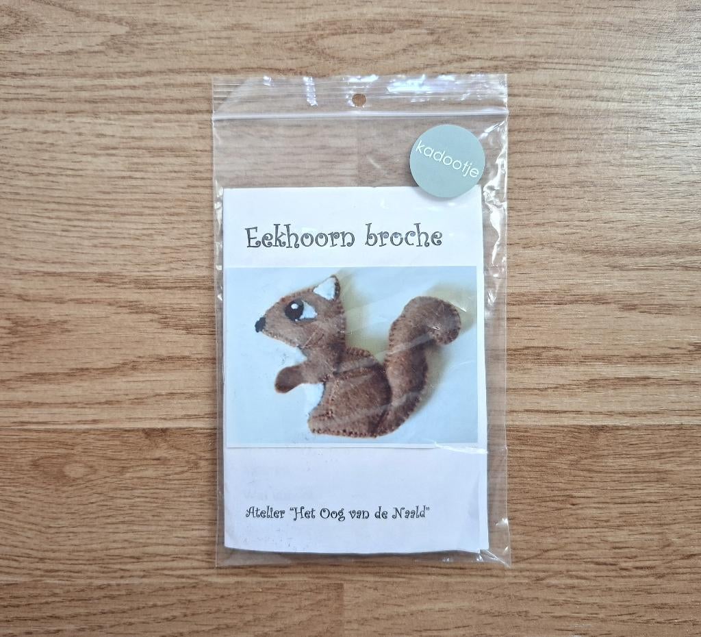 Eekhoorn broche wolvilt knutselpakket, Ophalen of Verzenden, Nieuw, Knutselwerk