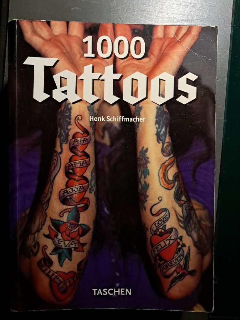 Taschen 1000 Tattoos - Henk Schiffmacher, Ophalen of Verzenden, Gelezen, Overige onderwerpen, Henk Schiffmacher