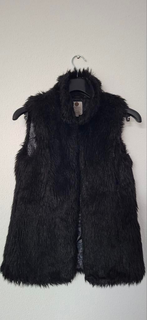 Bershka faux fur bodywarmer zwart 
Maat S, Zwart, Zo goed als nieuw, Maat 36 (S), Bershka