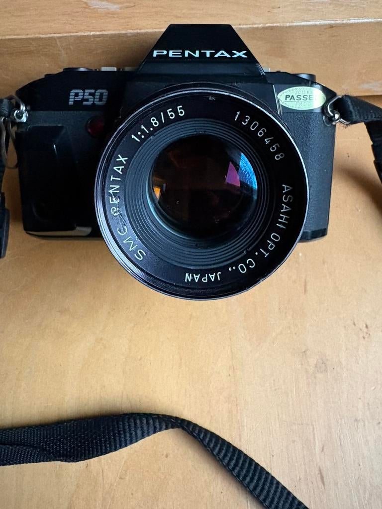 Pentax P50 met 55, A28/135 + 80/200 zoom macro lens en flits, Audio, Tv en Foto, Fotocamera's Analoog, Ophalen of Verzenden, Zo goed als nieuw