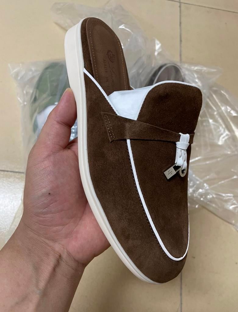 Loro Piana Instappers - Luxe en Comfort, Kleding | Dames, Schoenen, Ophalen of Verzenden, Nieuw, Bruin, Instappers