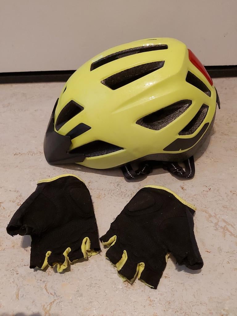 Specialized fietshelm geel-zwart met licht en handschoentjes, Jongen of Meisje, Overige maten, Zo goed als nieuw, Ophalen