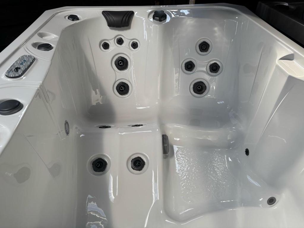 Marquis usa made spa 3 pers. I Garantie I 2025 opruiming!, Ophalen, 8431 NA, Buurstede 17, Wellness4Fun, Nieuw