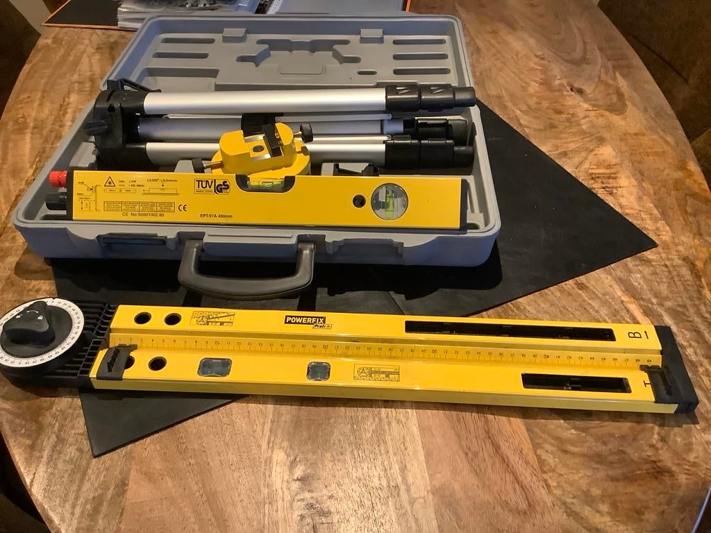 Laserapparaat op statief EPT-97A-400mm, Ophalen, Gebruikt, Licht