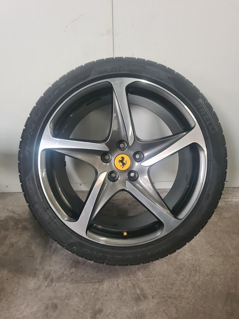 20' Ferrari FF & 458 Velgen met Winterbanden Origineel, Auto-onderdelen, Ophalen, 285 mm, Banden en Velgen, Winterbanden