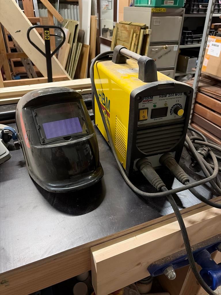 Lasapparaat HBM 200 MOS - Zo goed als nieuw!, Doe-het-zelf en Verbouw, Gereedschap | Lasapparaten, Ophalen, Zo goed als nieuw