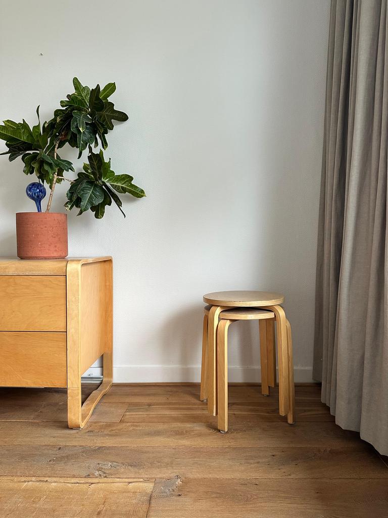 Ikea Frosta Krukken (2x) - Aalto Stijl, Artek, Huis en Inrichting, Stoelen, Ophalen, Gebruikt, Twee, Bruin