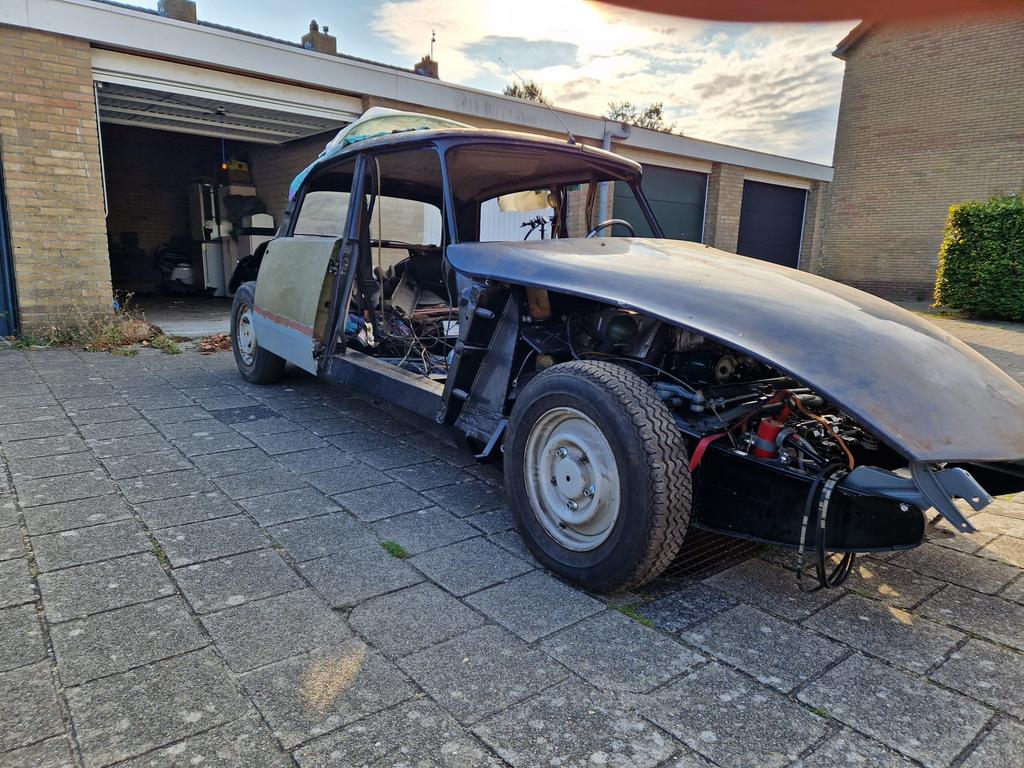 GEVRAAGD !!citroen id of ds 2100 bel voor info 06-54214340, Auto's, Oldtimers, Automaat, Zwart, Citroën, Particulier