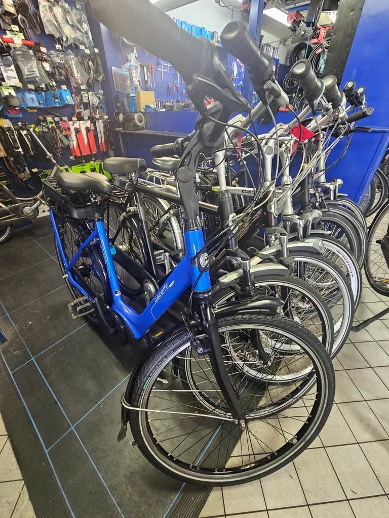 Foto 7 van 350 tweedehands fietsen op voorraad v.a 99 euro!!