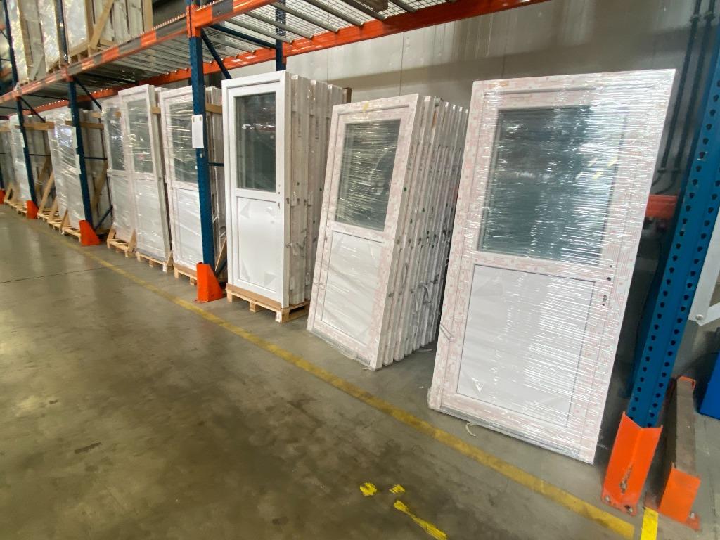 Grootste stockverkoop ooit, 10.000 stuks ramen uit voorraad, 75 tot 150 cm, Kunststof, Verzenden, Raamkozijn